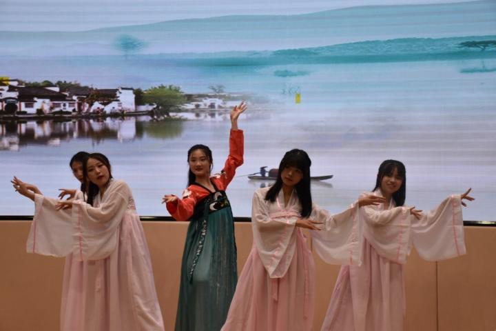 1601809749636021914.jpg 1601809749636021914.jpg